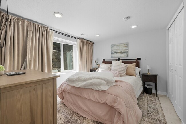 Building Photo - 1123 Prosser Ave