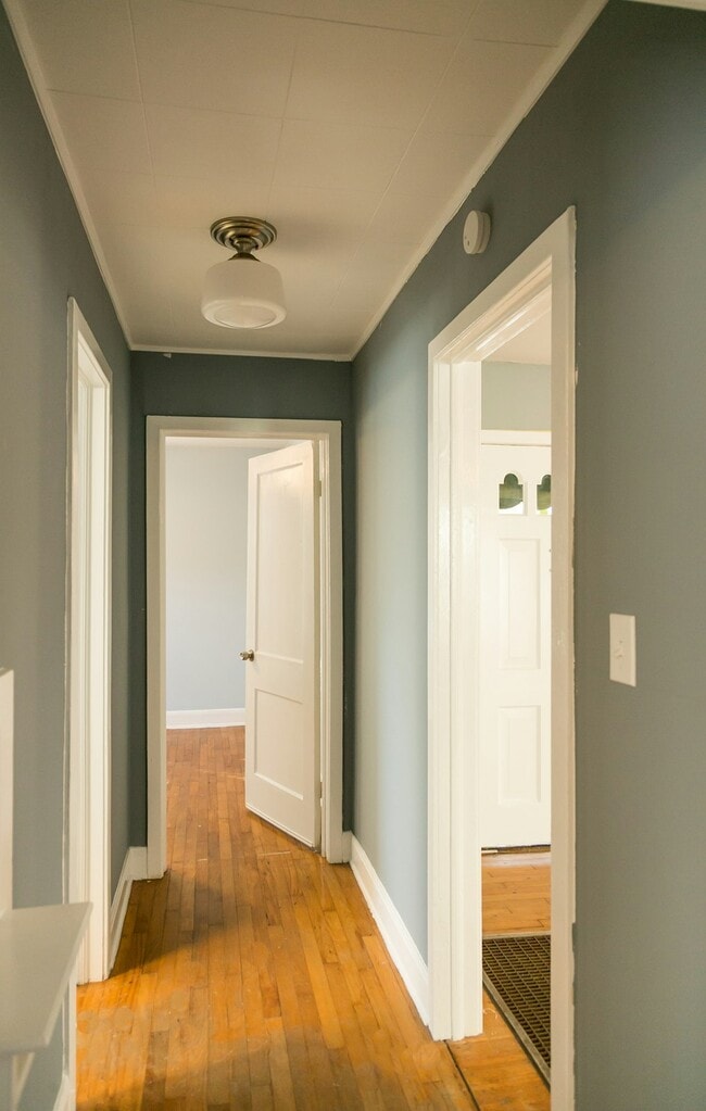 Building Photo - 4611 Harmon Ave