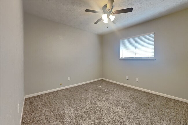 Building Photo - 3815 Marywood Dr