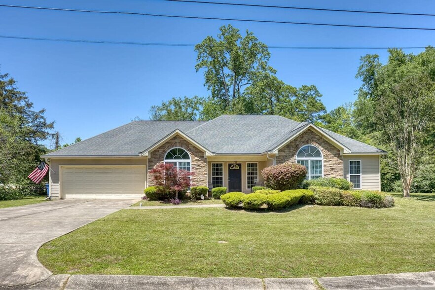 Building Photo - 4235 King Arthur Pl