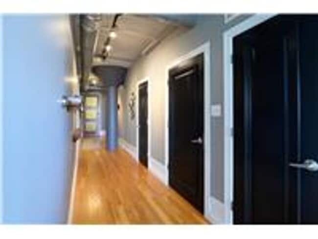 Building Photo - 4901 Washington Boulevard 4B