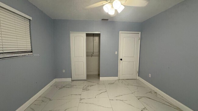 Building Photo - 15775 N Miami Ave