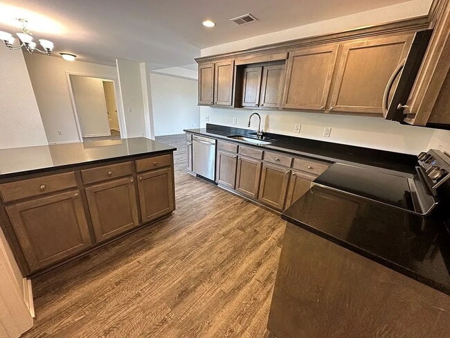 Building Photo - Available soon!