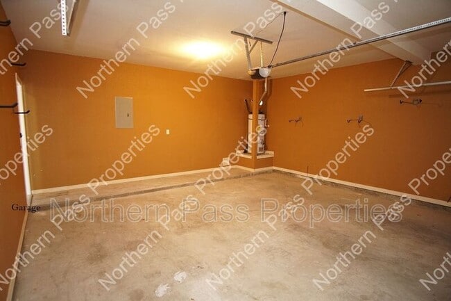 Building Photo - 5580 Mike Vane Drive