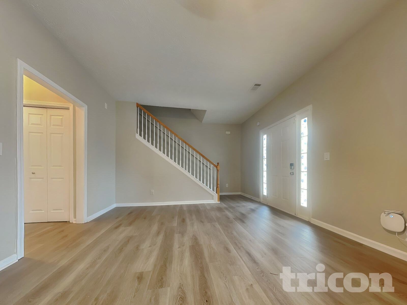 Building Photo - 37 Roxbury Ln