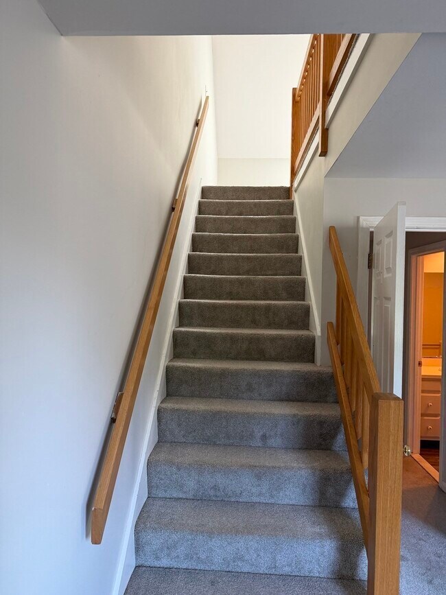 Building Photo - 4 Country Hollow Ln