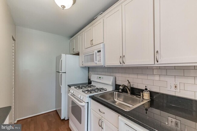 Building Photo - 212 Park Terrace Ct SE