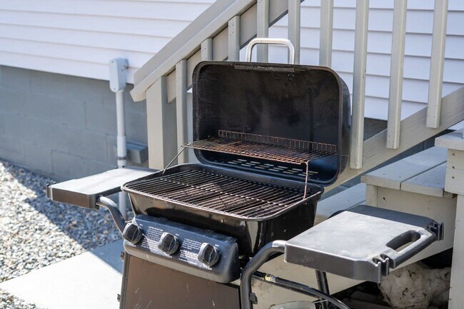 Building Photo - 30 Highland Ave