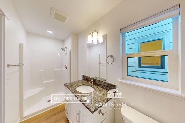 Building Photo - Easy I5 Access! 1 Bed ADU in Trestlewood!