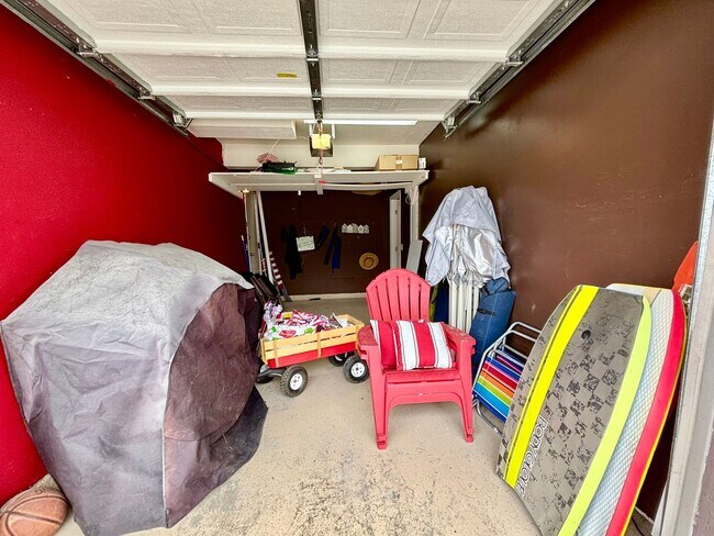 Building Photo - 113 Los Robles St