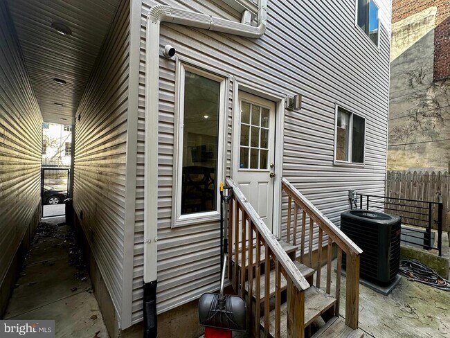 Building Photo - 2008 S College Ave