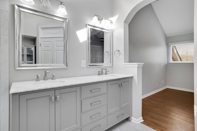 Building Photo - 2250 Goodwood Blvd SE