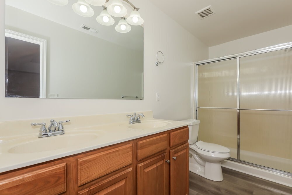 Building Photo - 4800 Abercromby St