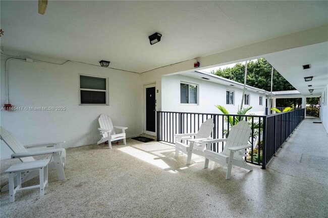 Building Photo - 465 NE 59th St