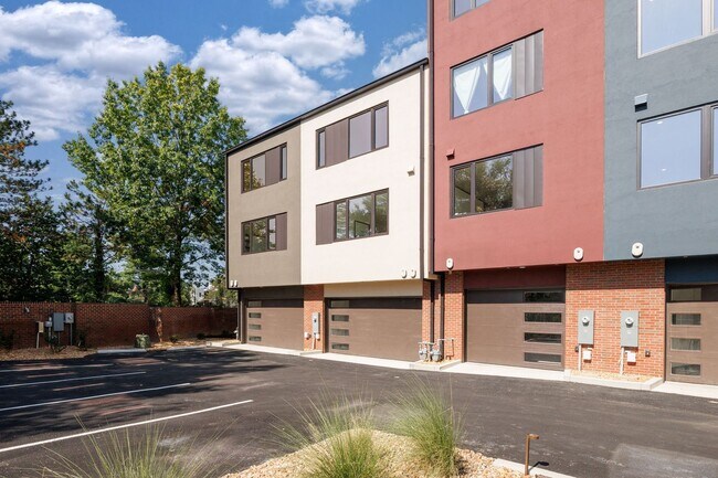 Building Photo - 223 S Stafford Ave