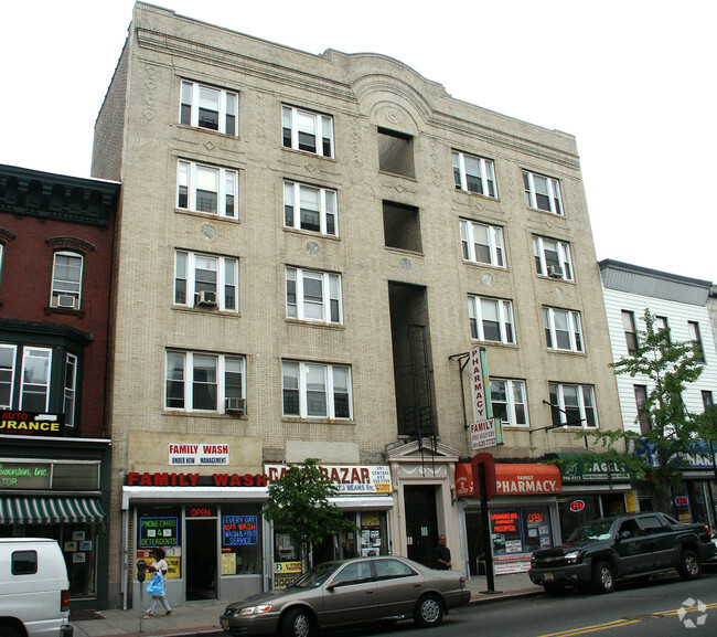 Primary Photo - 291 Central Ave