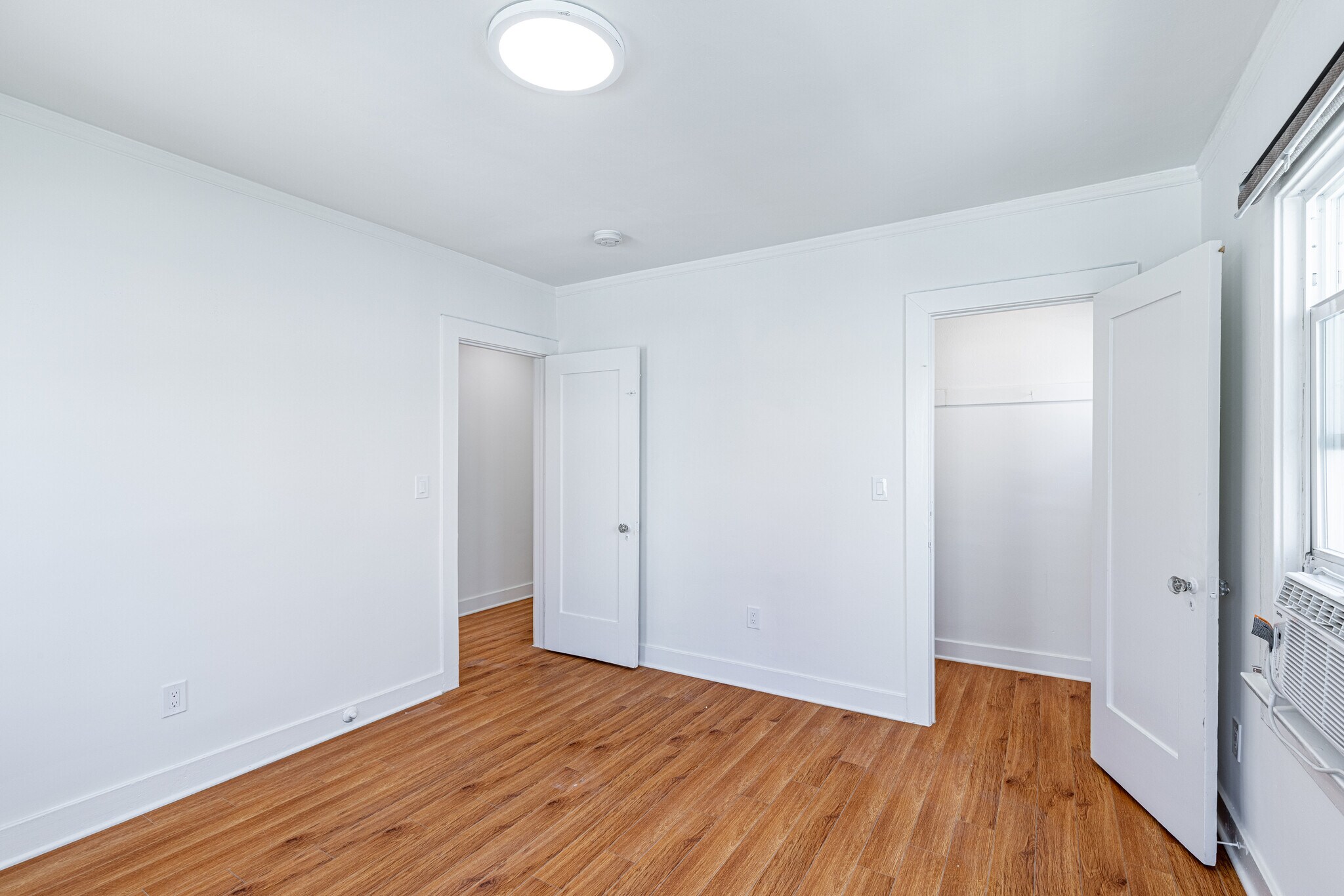 Building Photo - 232 N New Hampshire Ave