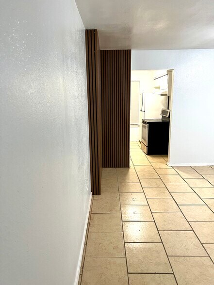 Building Photo - 2112 Tanglewood St
