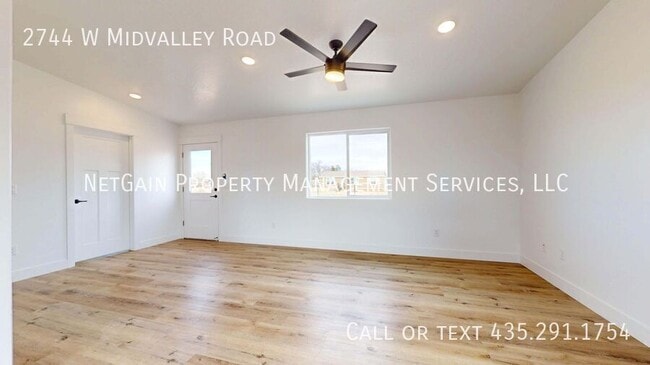 Building Photo - 2744 W Midvalley Rd