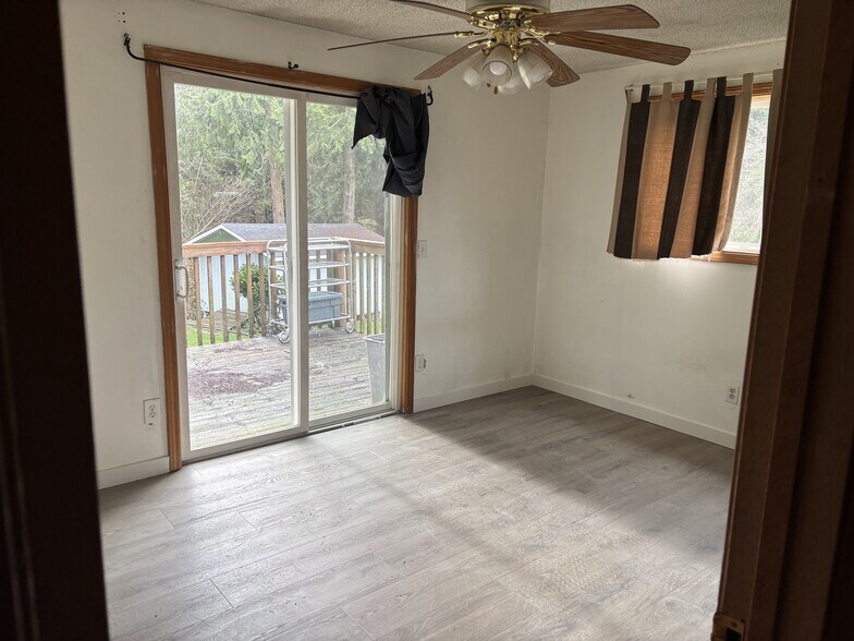 Building Photo - 21101 NE 66th St