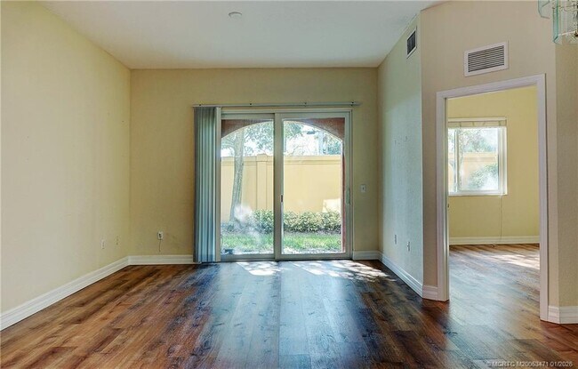 Building Photo - 49 SE Sedona Cir