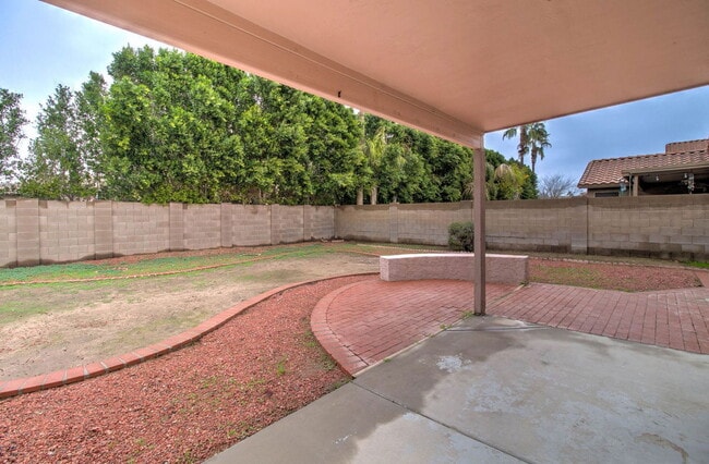 Building Photo - 1350 W Pelican Ct