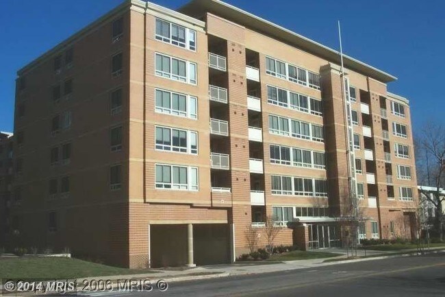 Building Photo - 355 I St SW
