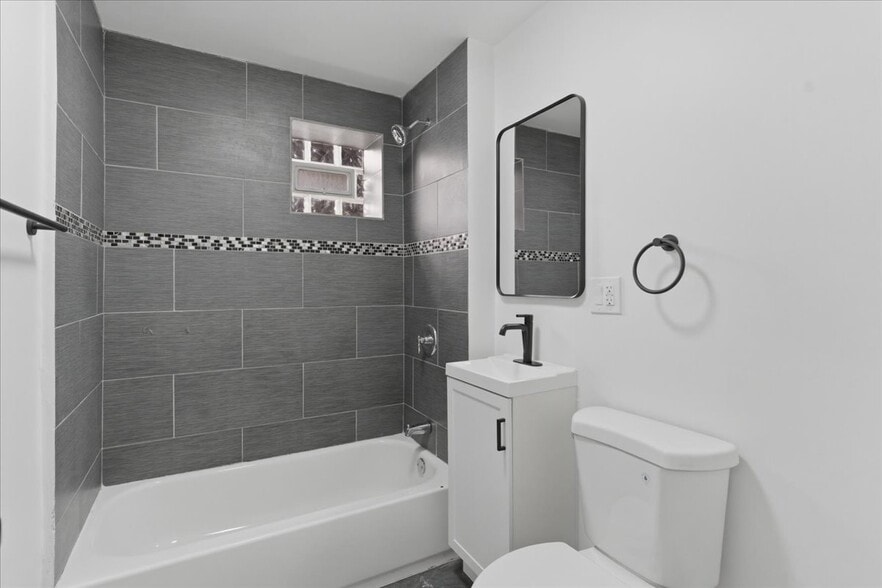 Building Photo - 2608 W Haddon Ave