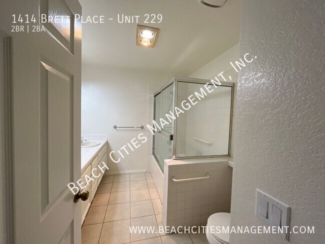 Building Photo - 1414 Brett Pl