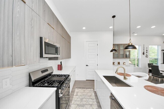 Building Photo - 3604 Runnels St