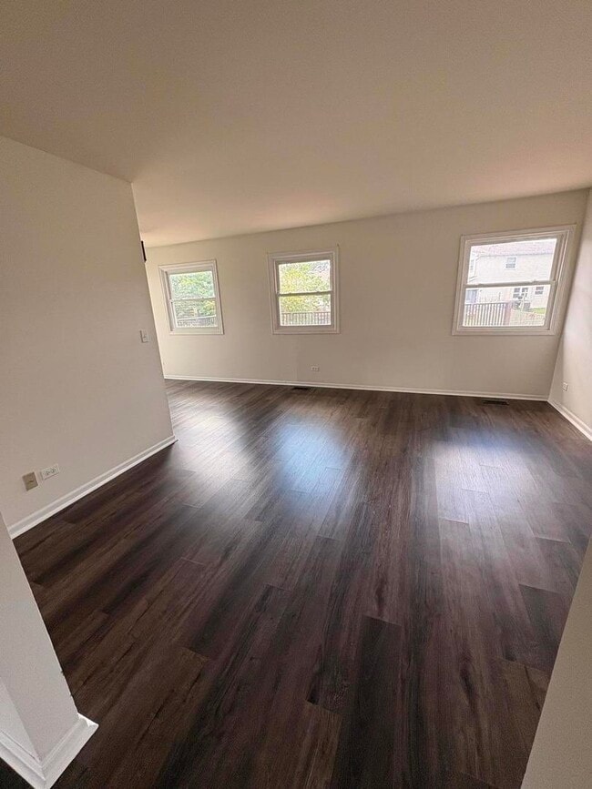 Building Photo - 619 Belair Ct