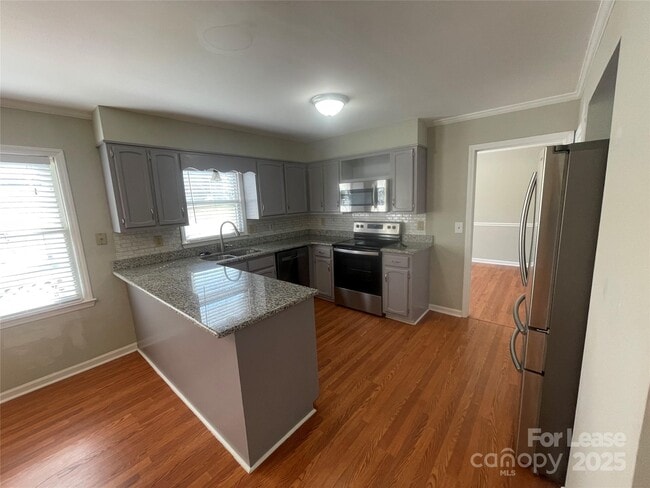 Building Photo - 6160 Timberlane Terrace