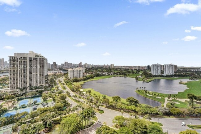Building Photo - 20281 E Country Club Dr