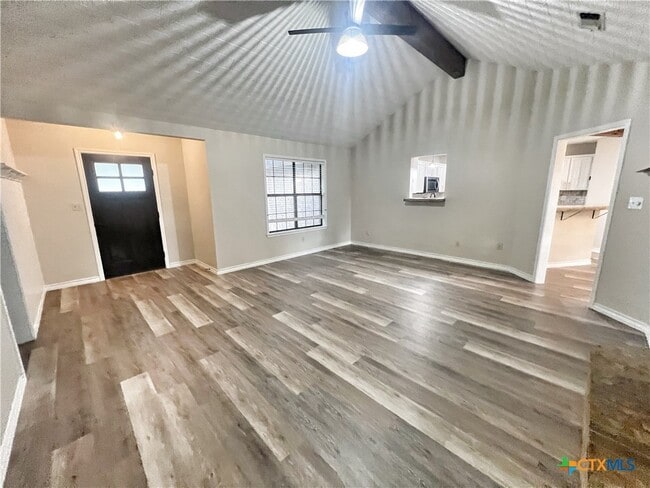 Building Photo - 1014 Camellia Ln