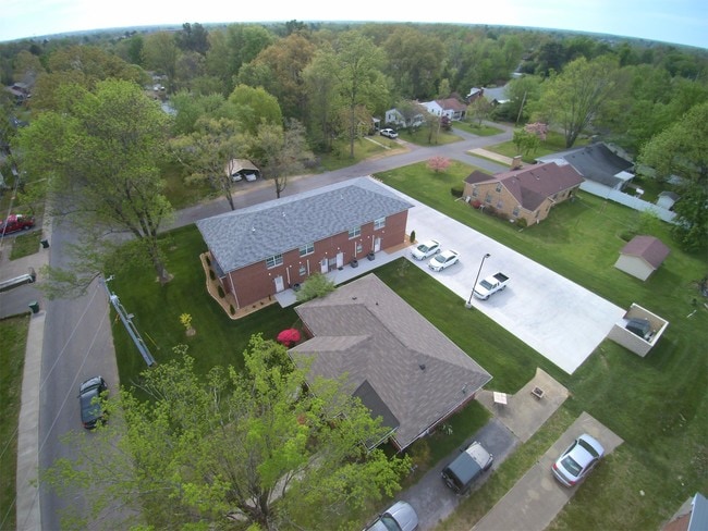 Building Photo - 1401 Poplar St
