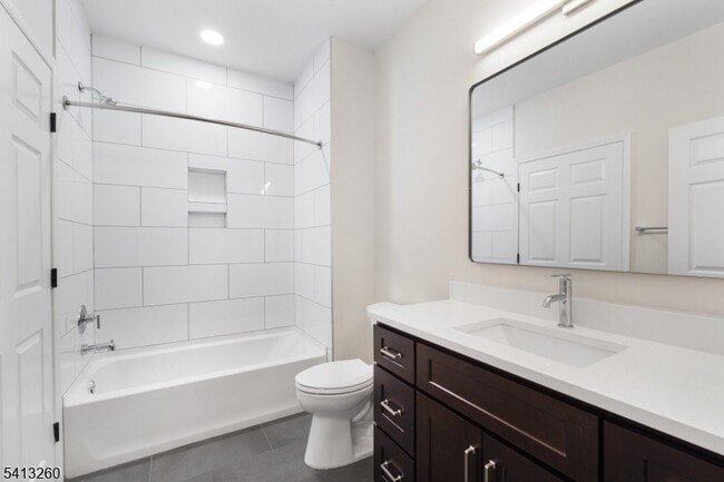 Building Photo - 50 Maple Ave