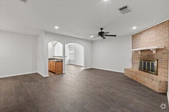 Building Photo - 521 Cole Ave