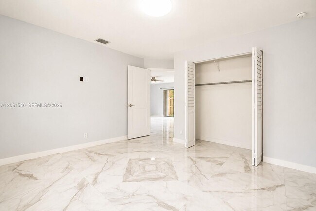 Building Photo - 2611 SW 13th Ave
