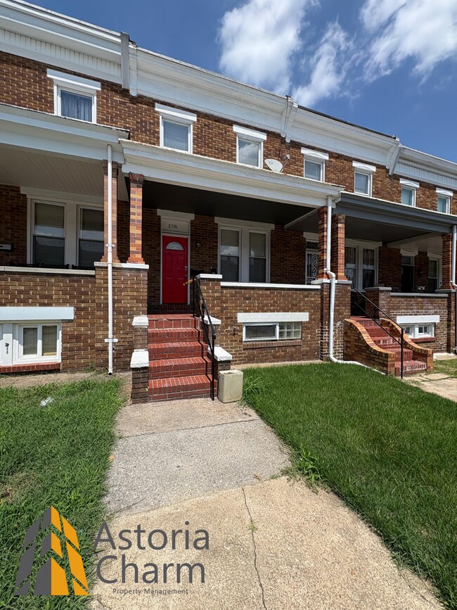 Building Photo - 2756 Pelham Ave