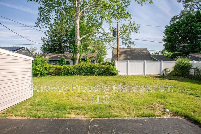 Building Photo - 11 Sedgwick Ln