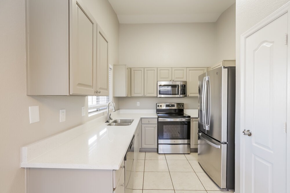 Building Photo - 2838 S 64th Dr