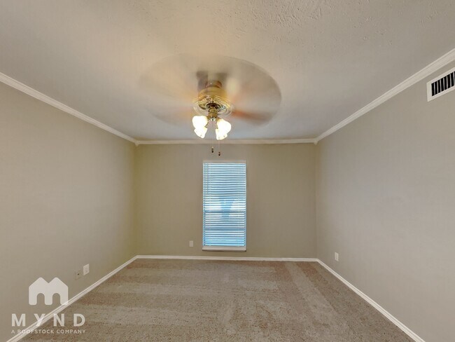 Building Photo - 5033 Amhurst Ln