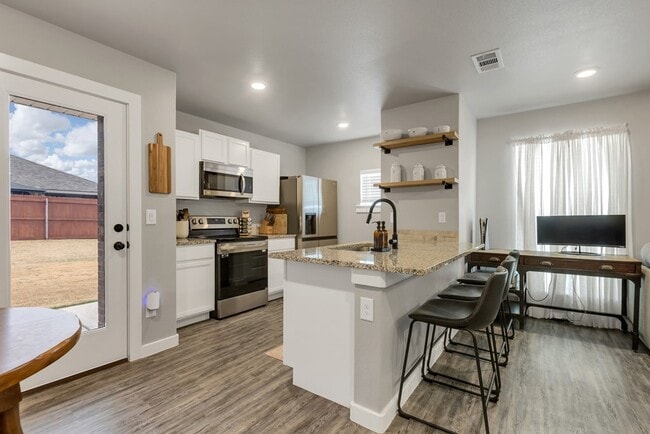 Building Photo - 2 Maverick Dr