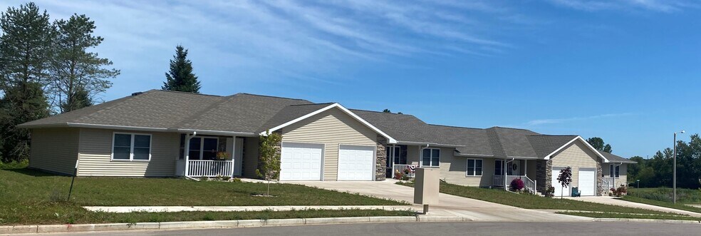 Primary Photo - 609 Spruce Ln