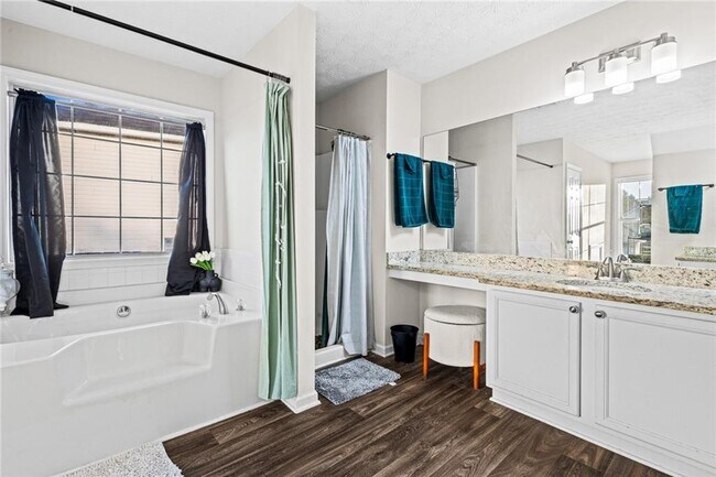 Building Photo - 2034 Locksley Terrace