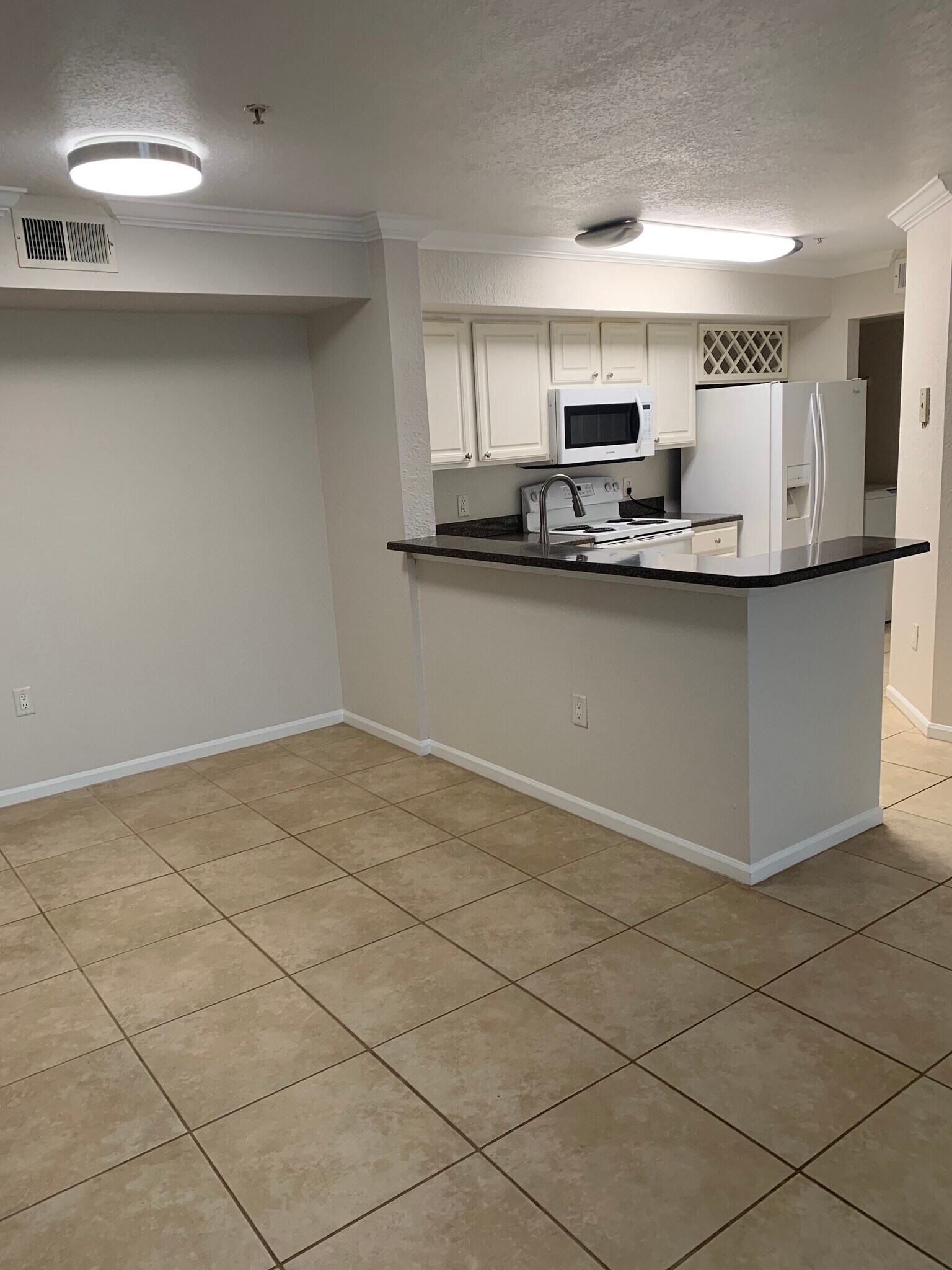 Building Photo - 805 Boardwalk Dr