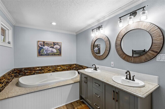 Building Photo - 112 April Wind Dr E