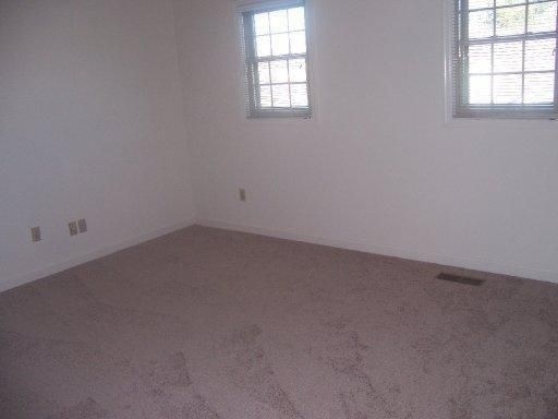 Building Photo - 461 Bramblewood Ln