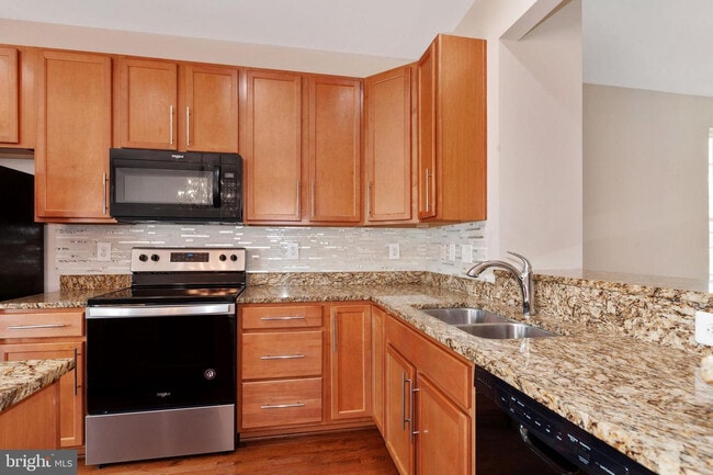 Building Photo - 9418 Paragon Ct