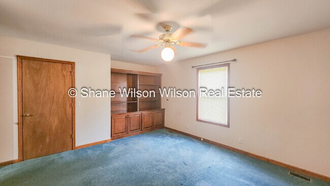Building Photo - Spacious 2 Bedroom 2 Bath Duplex located in south Dalton.  ALL UTILITIES ARE INCLUDED!!  Schedule...